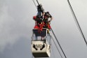 Koelner Seilbahn Gondel blieb haengen Koeln Linksrheinisch P586